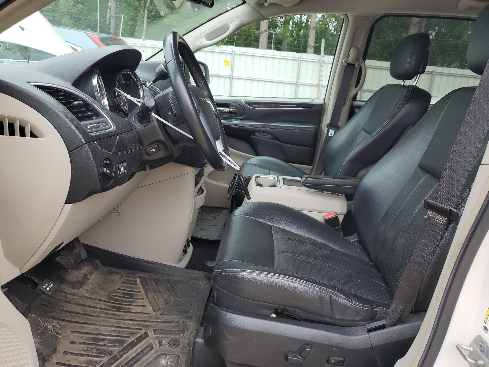 2C4RC1CG0CR416444 2012 Chrysler Town & Country Touring L