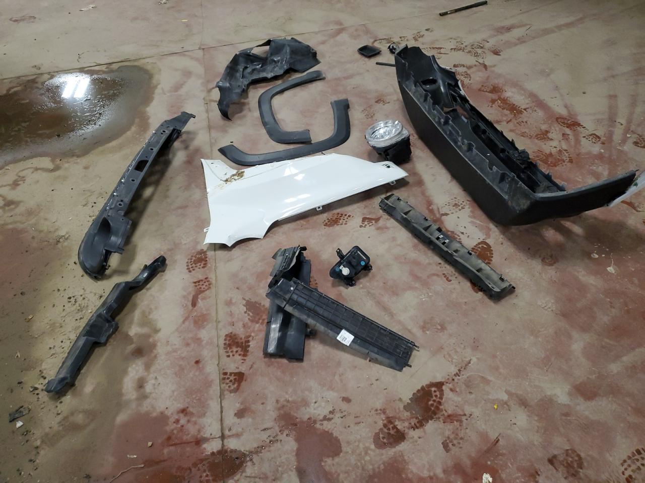 2015 Jeep Renegade Latitude VIN: ZACCJBBT6FPB95912 Lot: 61685484