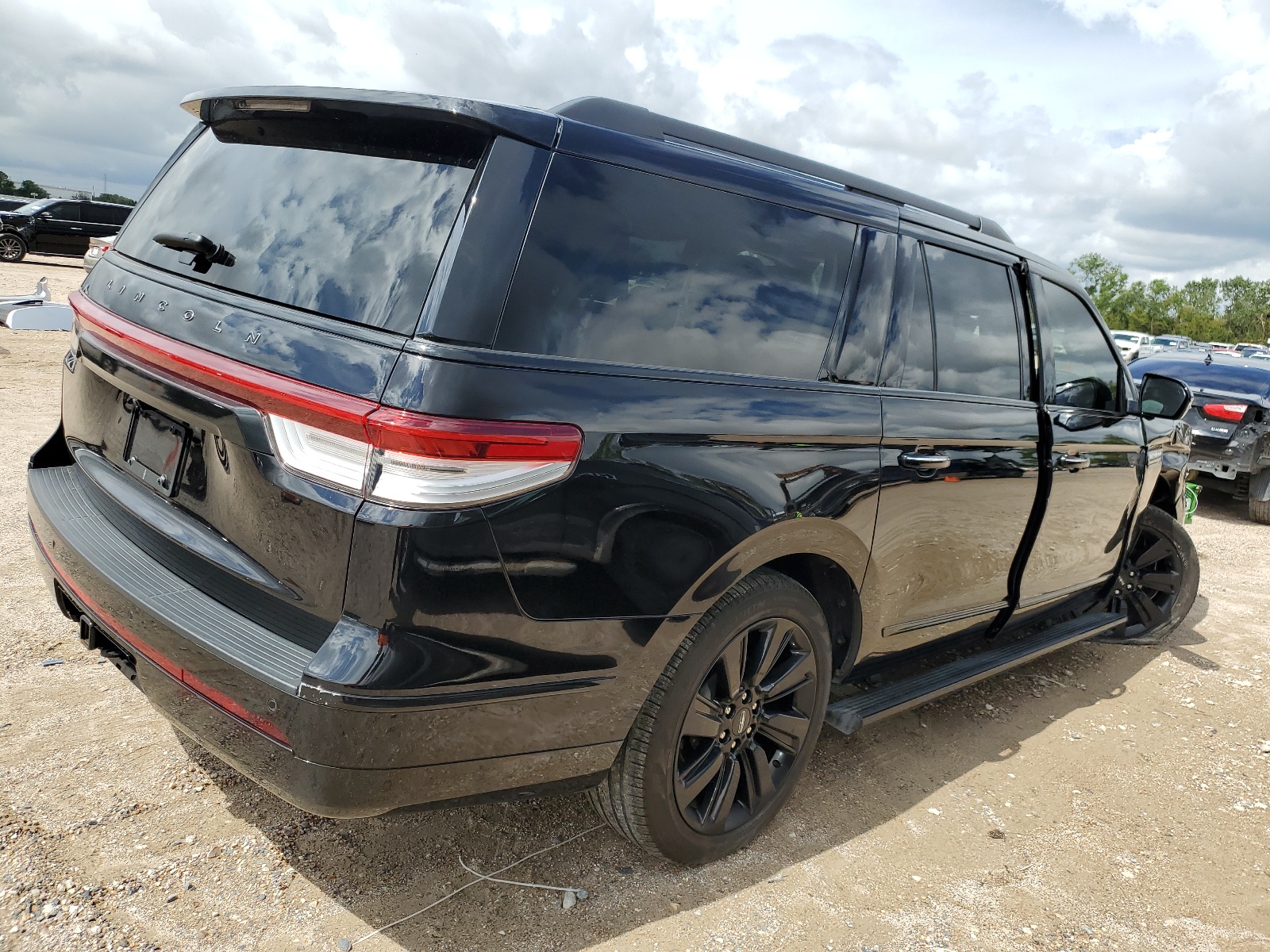 2022 Lincoln Navigator L Reserve vin: 5LMJJ3LT2NEL12185