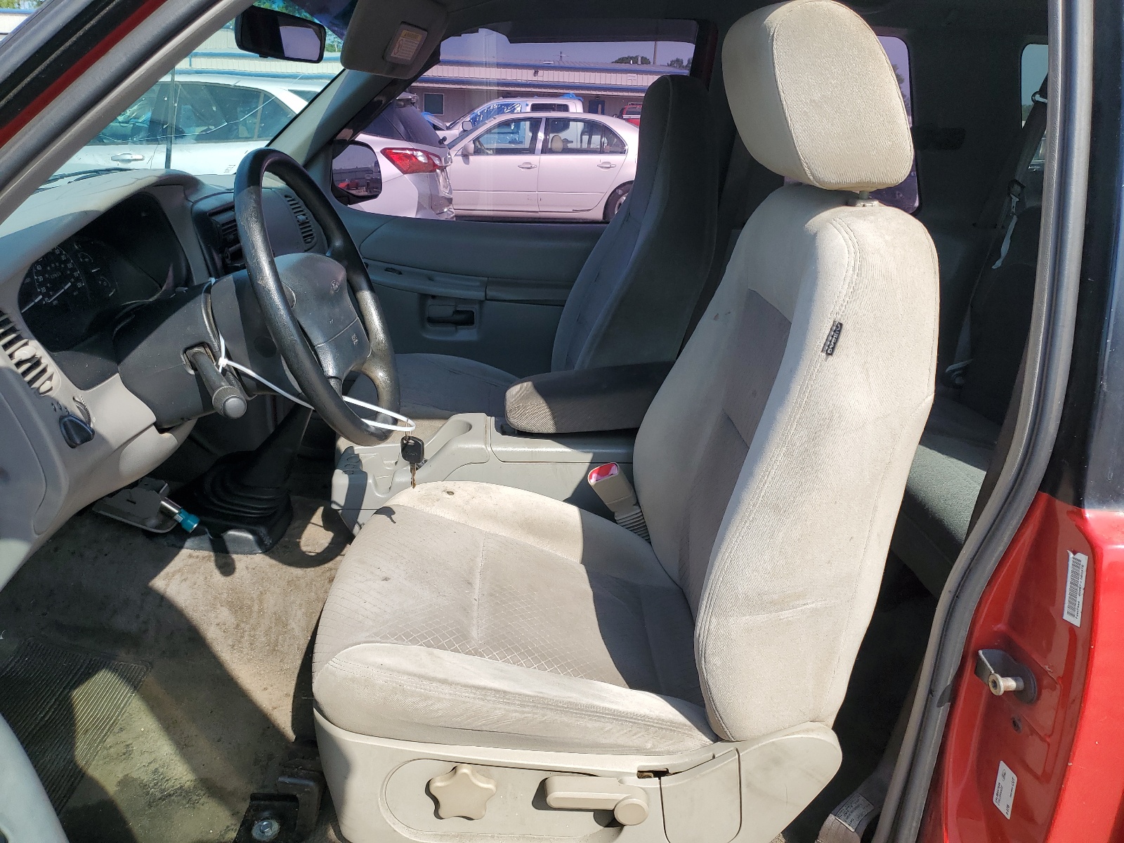 1FMYU22X8WUB90110 1998 Ford Explorer