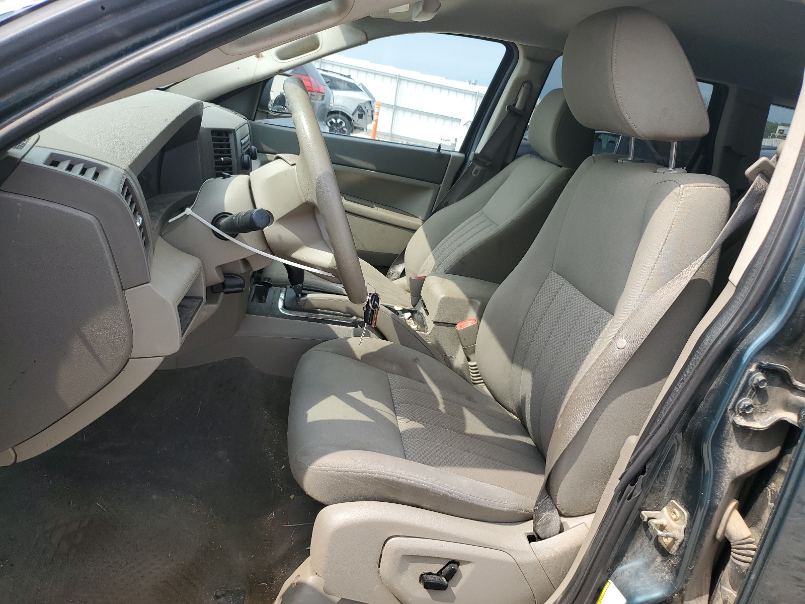 1J4GR48K25C530035 2005 Jeep Grand Cherokee Laredo