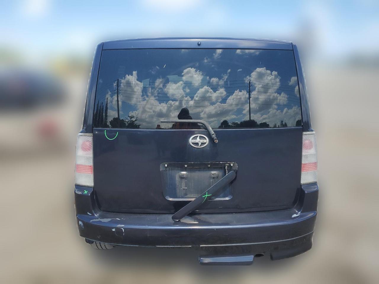 2005 Toyota Scion Xb VIN: JTLKT334650215202 Lot: 64974874