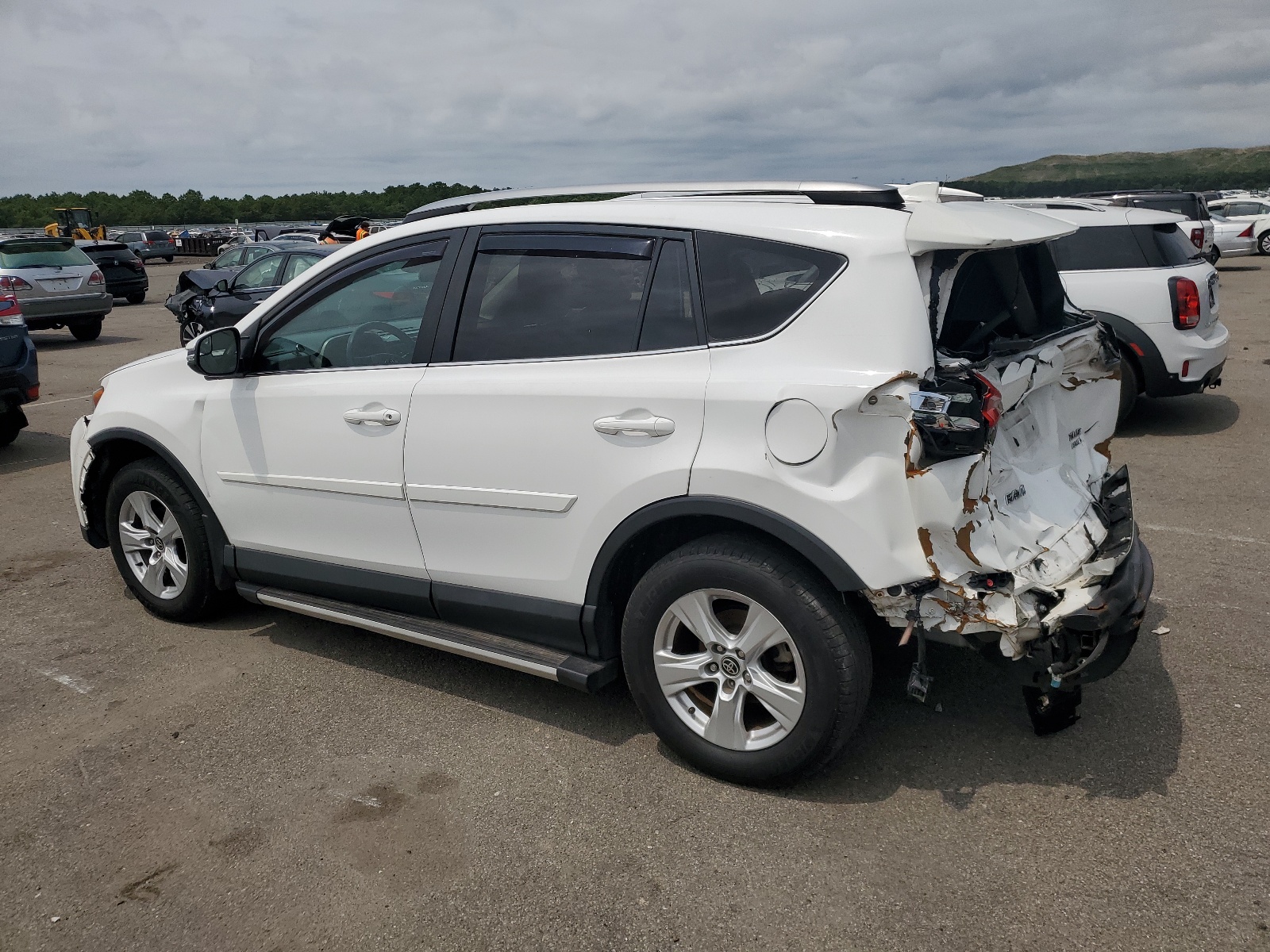 2017 Toyota Rav4 Xle vin: 2T3RFREV4HW561162