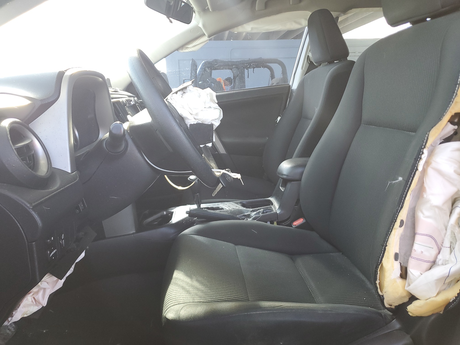 2T3ZFREVXGW301136 2016 Toyota Rav4 Le