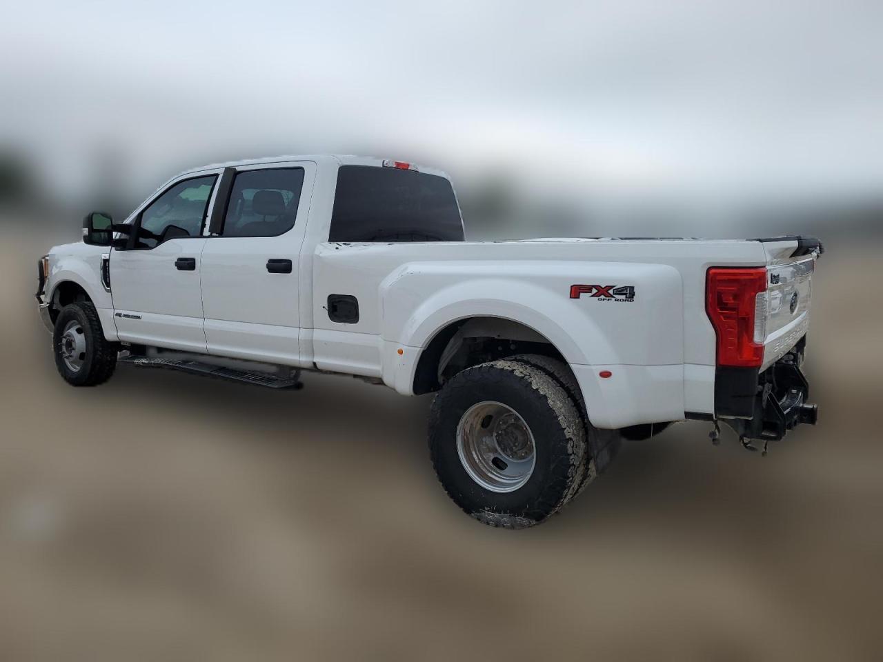 1FT8W3DT2HED77287 2017 FORD F350 - Image 2