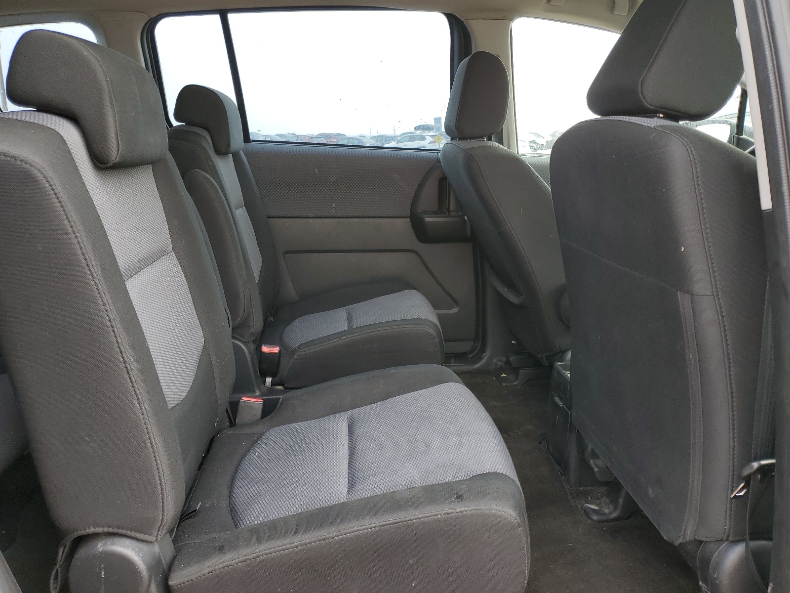 JM1CR293960126961 2006 Mazda 5