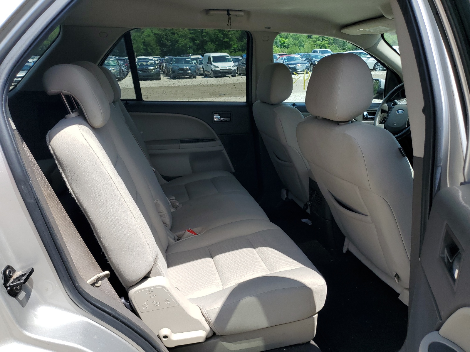 1FMDK02W18GA42592 2008 Ford Taurus X Sel