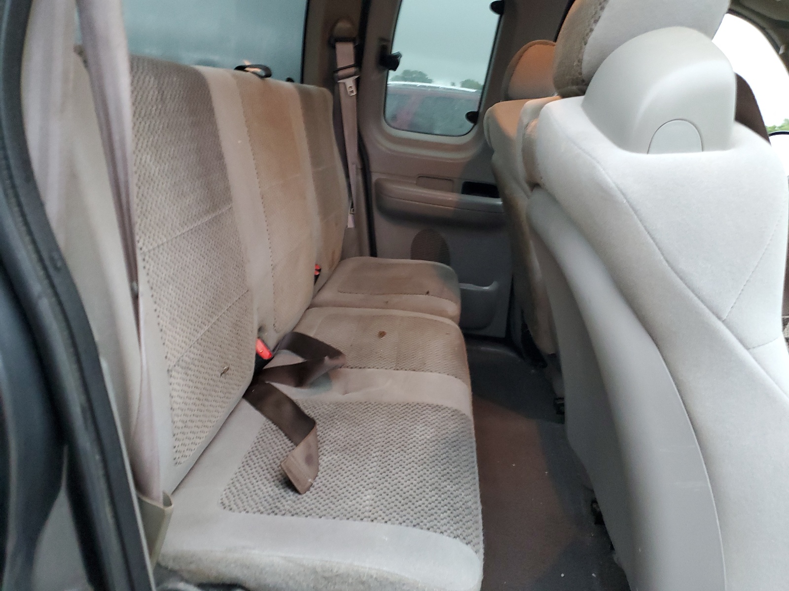 1FTRX18W82NB51739 2002 Ford F150