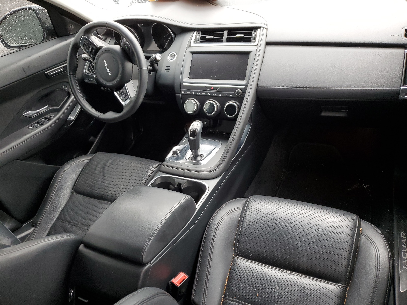 SADFP2FX3K1Z65586 2019 Jaguar E-Pace Se