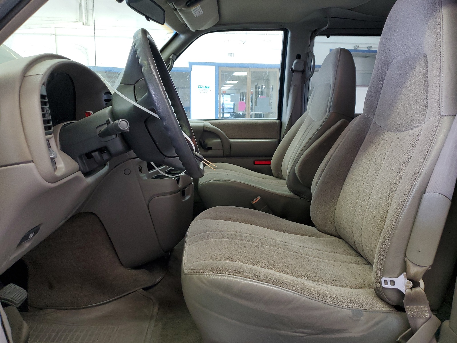 1GNEL19W9YB151341 2000 Chevrolet Astro