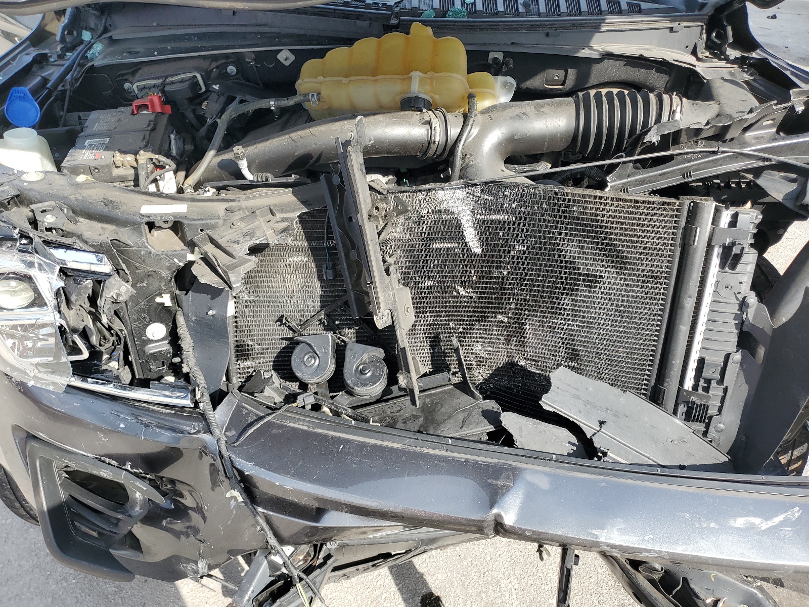 1FMJU1HT5KEA66249 2019 Ford Expedition Xlt