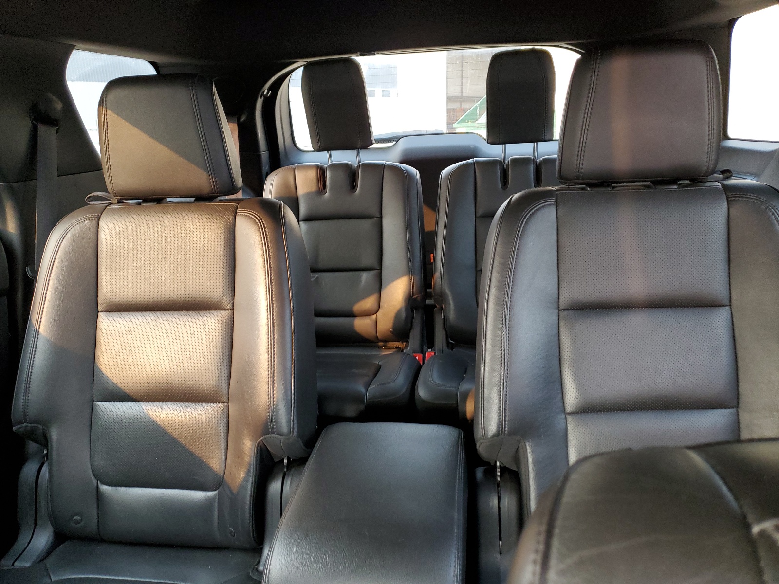 1FM5K8F82FGC18898 2015 Ford Explorer Limited