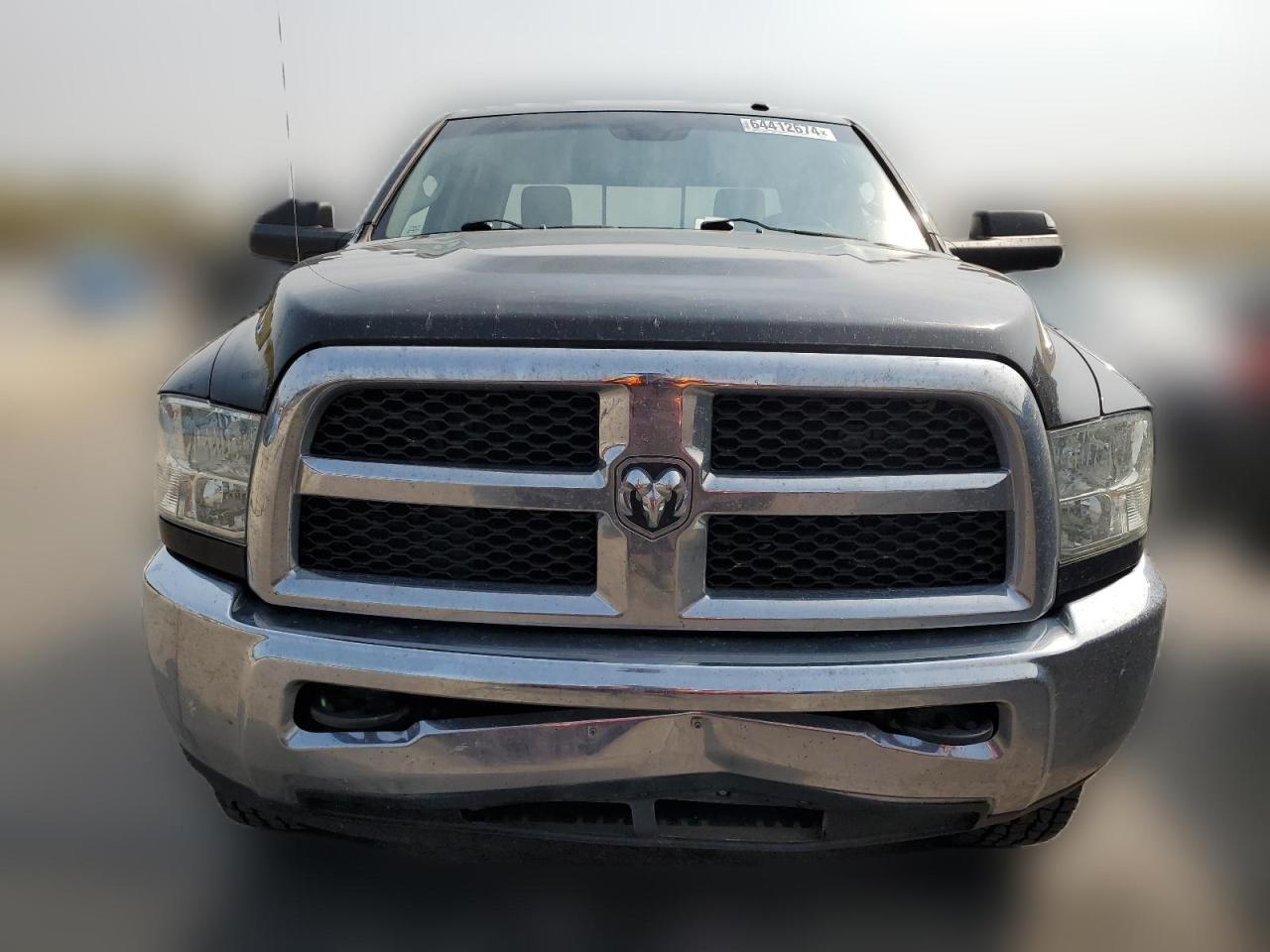 2015 RAM 3500 - Image 5