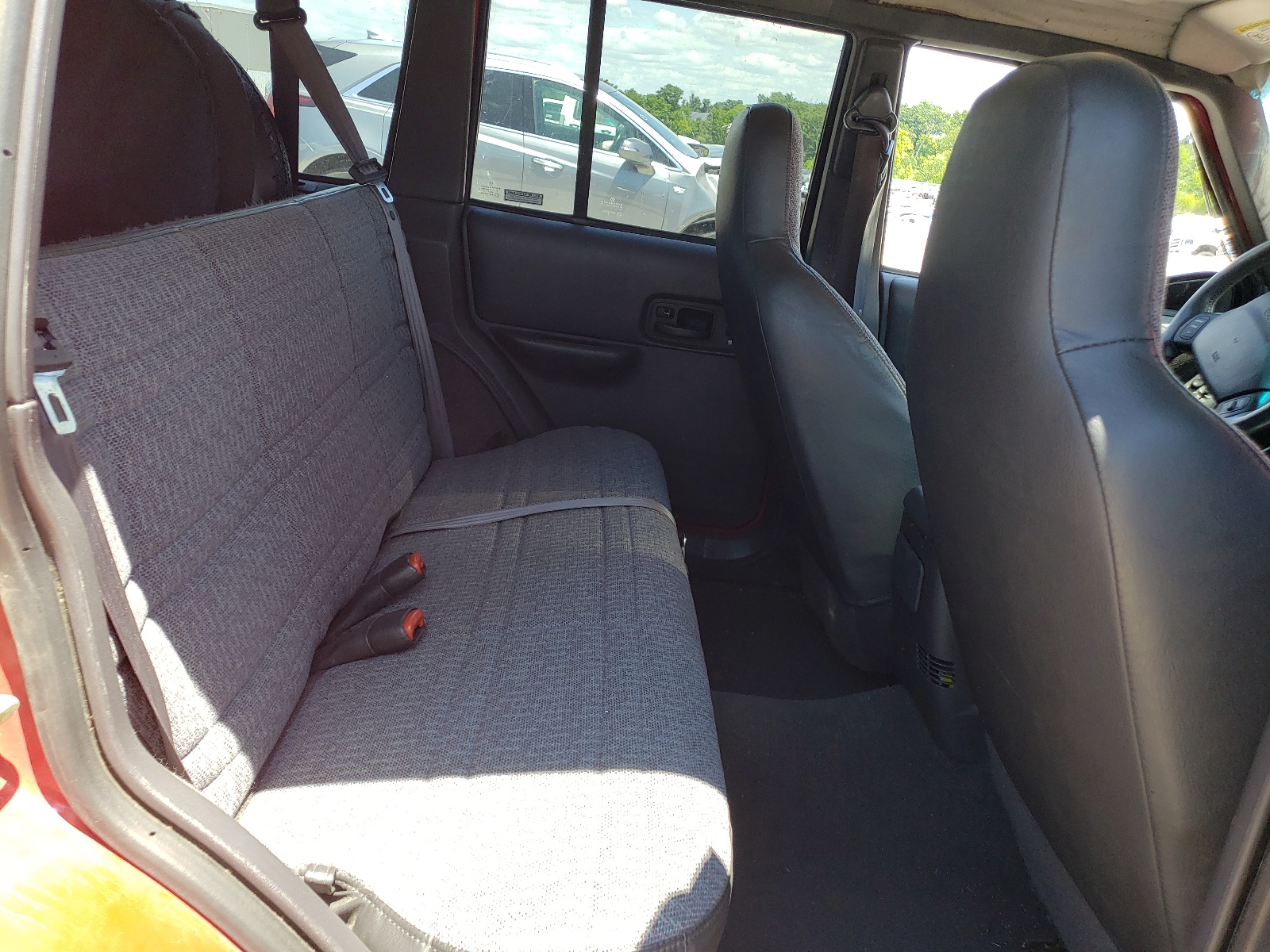 1J4FF48S71L534418 2001 Jeep Cherokee Sport