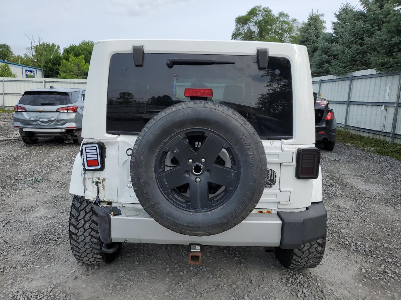 1J4HA5H17BL576996 2011 Jeep Wrangler Unlimited Sahara