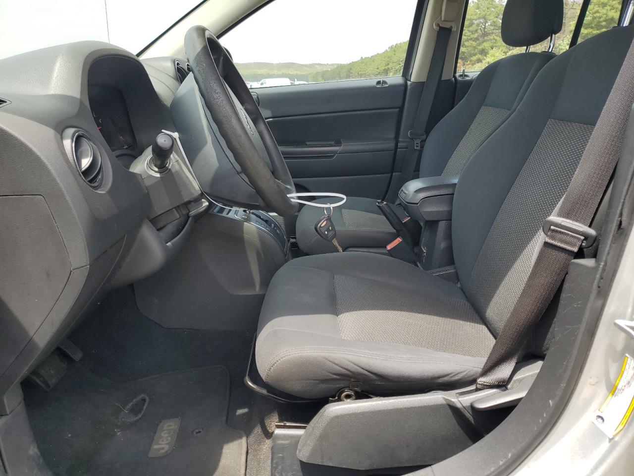 2010 Jeep Compass Sport VIN: 1J4NF4FB8AD572104 Lot: 62652654