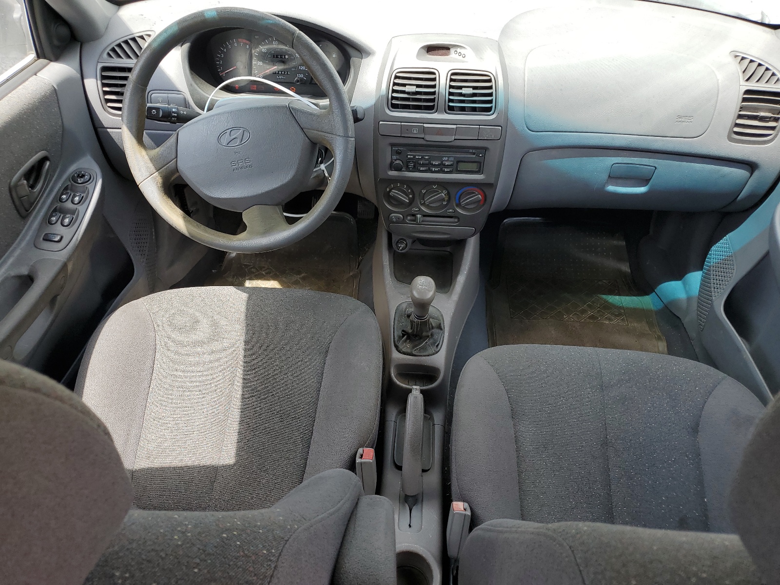 KMHCG45C72U355726 2002 Hyundai Accent Gl