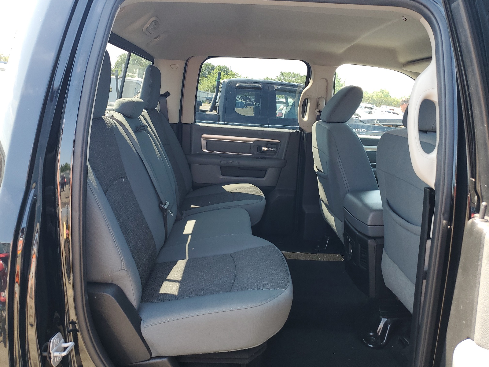 3C6RR7LT1FG554817 2015 Ram 1500 Slt