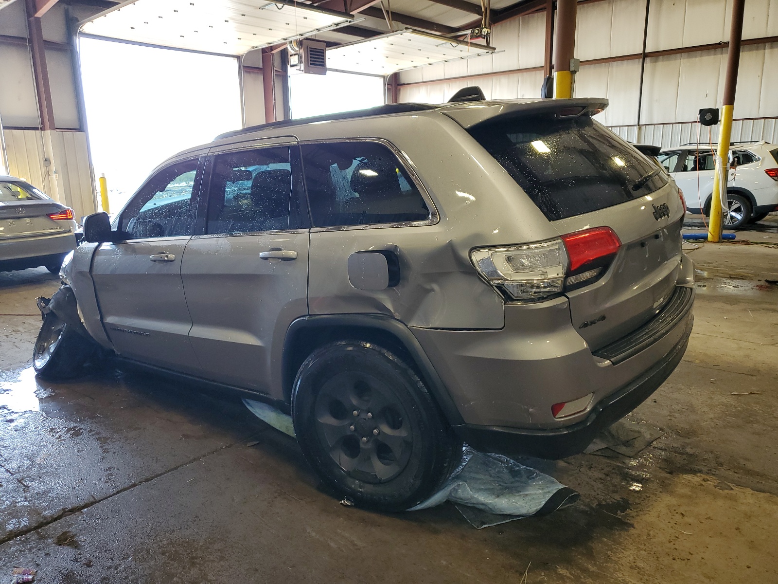 2015 Jeep Grand Cherokee Laredo vin: 1C4RJFAG9FC732699