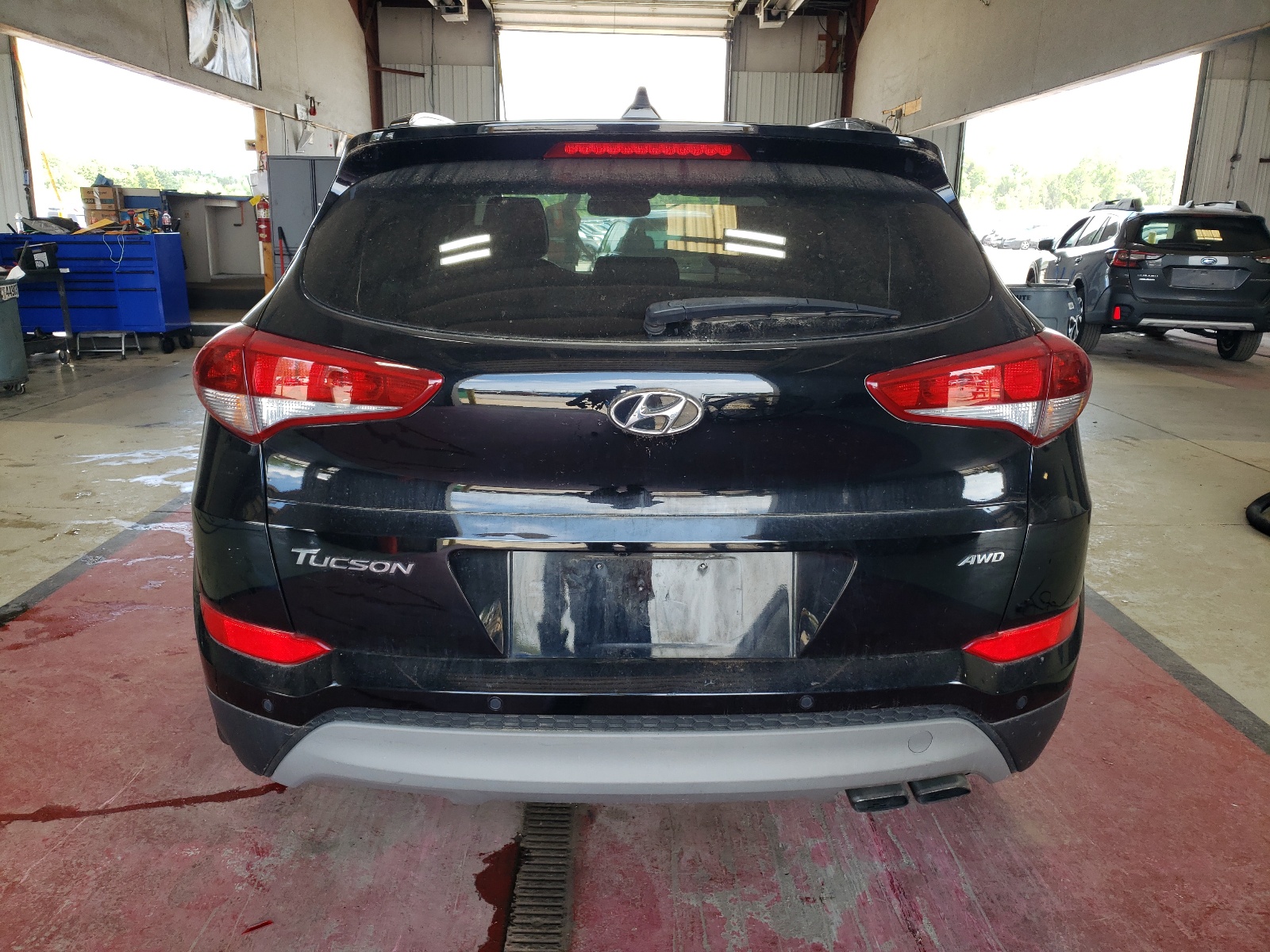 2018 Hyundai Tucson Value vin: KM8J3CA2XJU758236