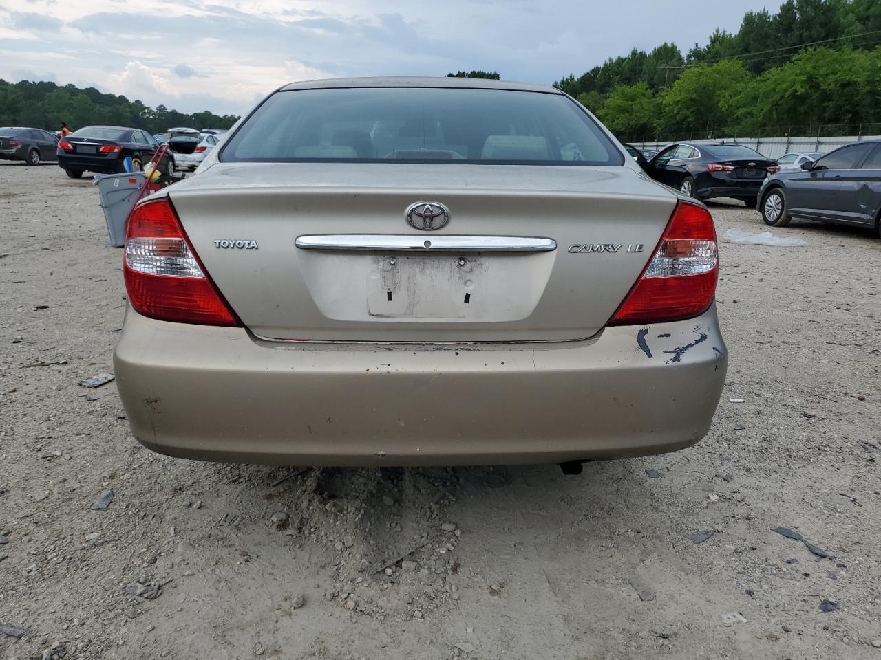 2004 Toyota Camry Le VIN: 4T1BE32KX4U364432 Lot: 62063164