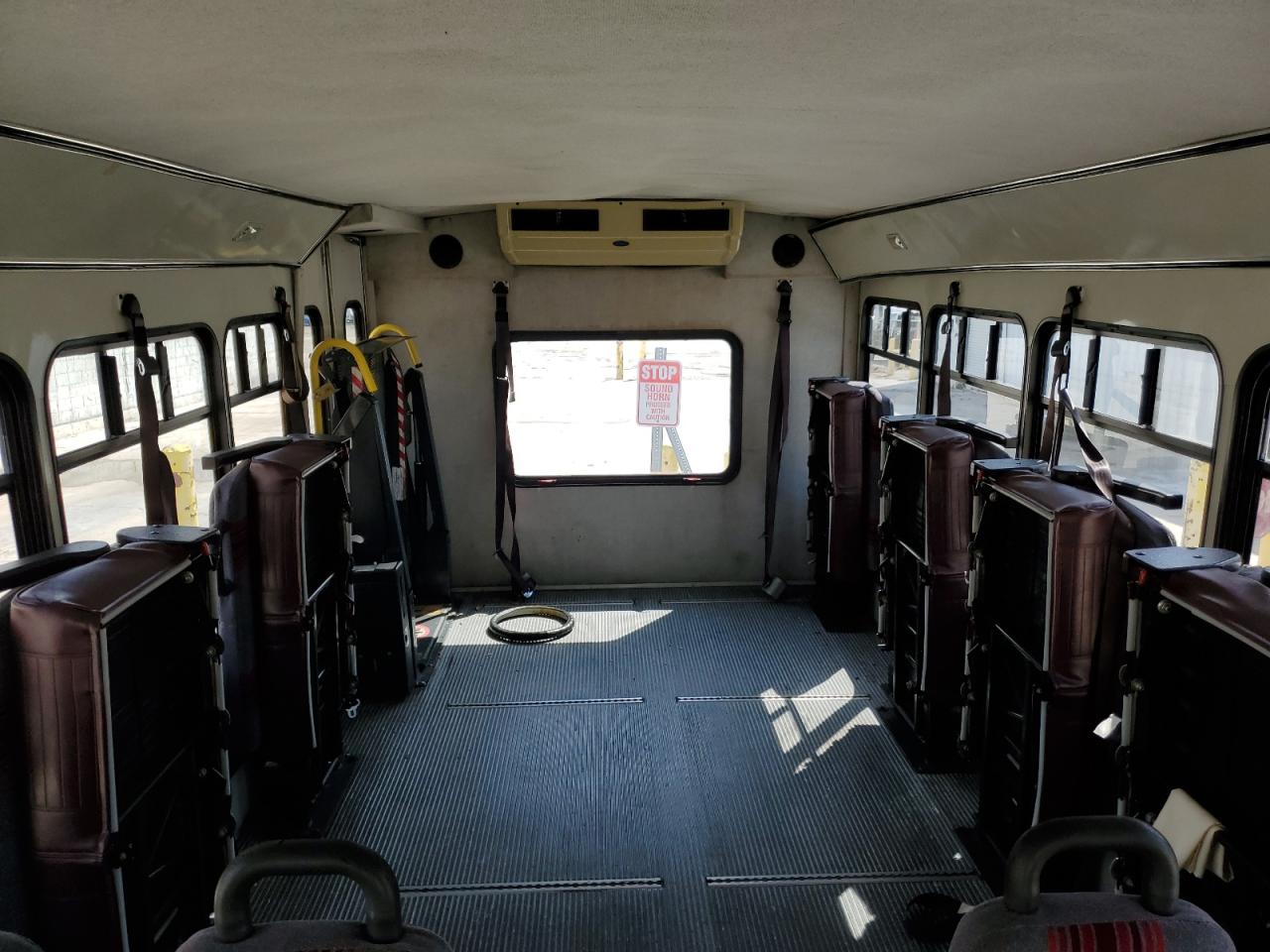 2003 Ford Econoline E450 Super Duty Cutaway Van VIN: 1FDXE45S03HB23574 Lot: 64579914