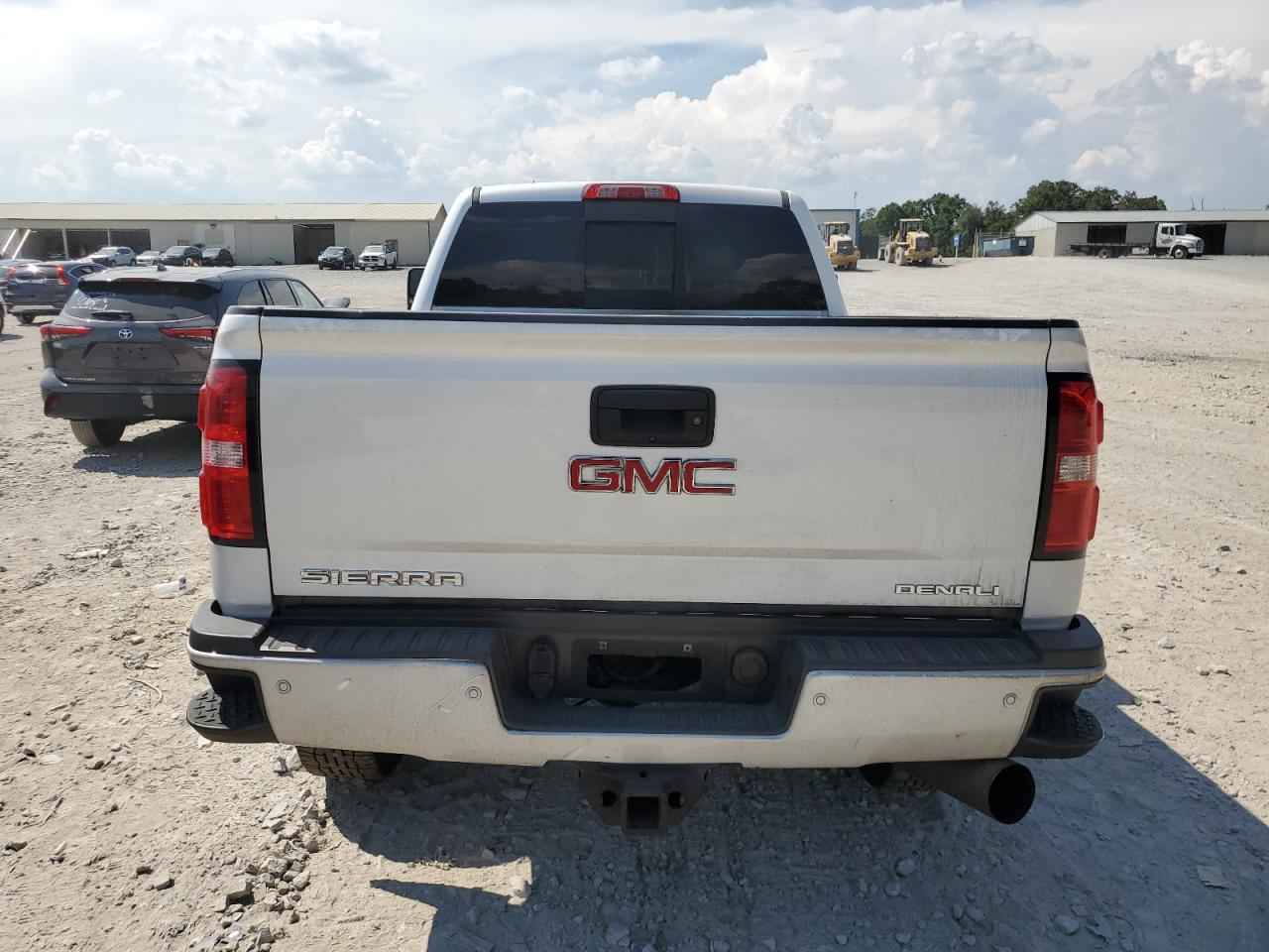 2018 GMC Sierra K2500 Denali VIN: 1GT12UEYXJF242457 Lot: 62417724