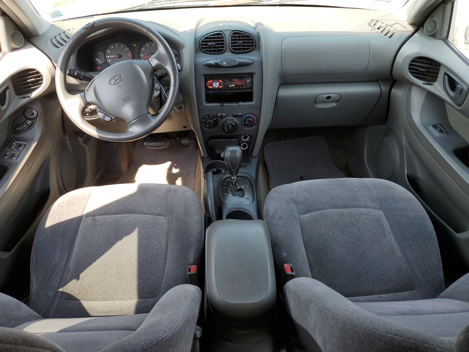 KM8SC83D71U109719 2001 Hyundai Santa Fe Gls