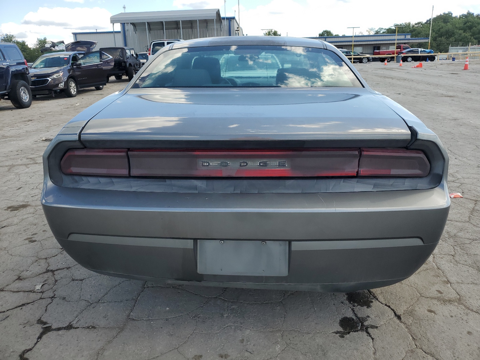 2B3CJ4DV8AH318664 2010 Dodge Challenger Se