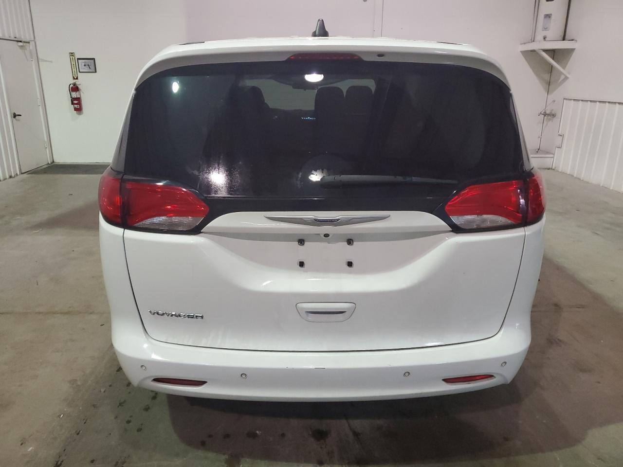 2020 Chrysler Voyager L VIN: 2C4RC1AG8LR243453 Lot: 62105404