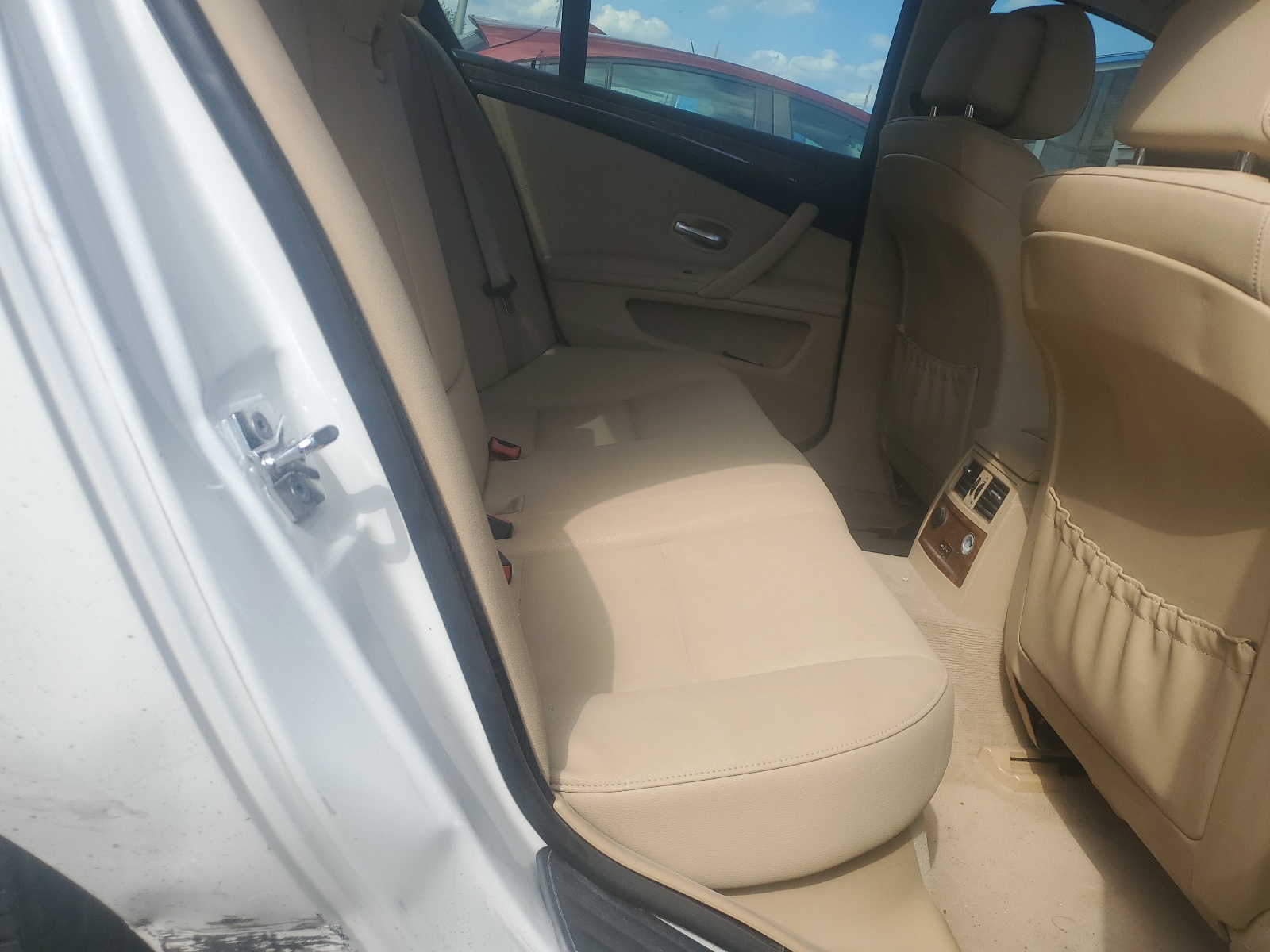 WBANV13588CZ54720 2008 BMW 528 Xi