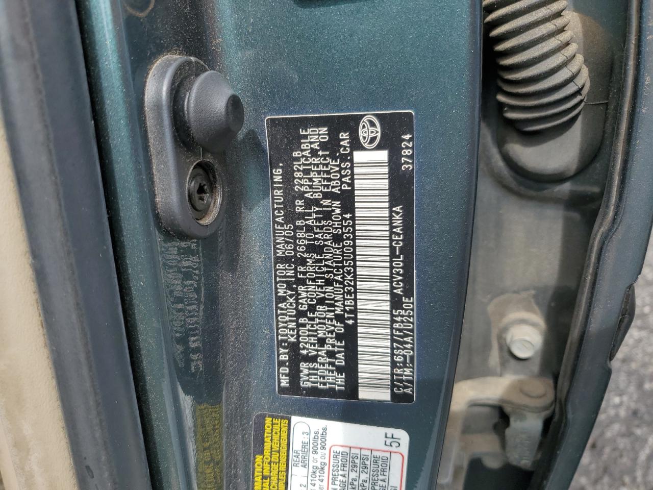 2005 Toyota Camry Le VIN: 4T1BE32K35U093554 Lot: 64279404