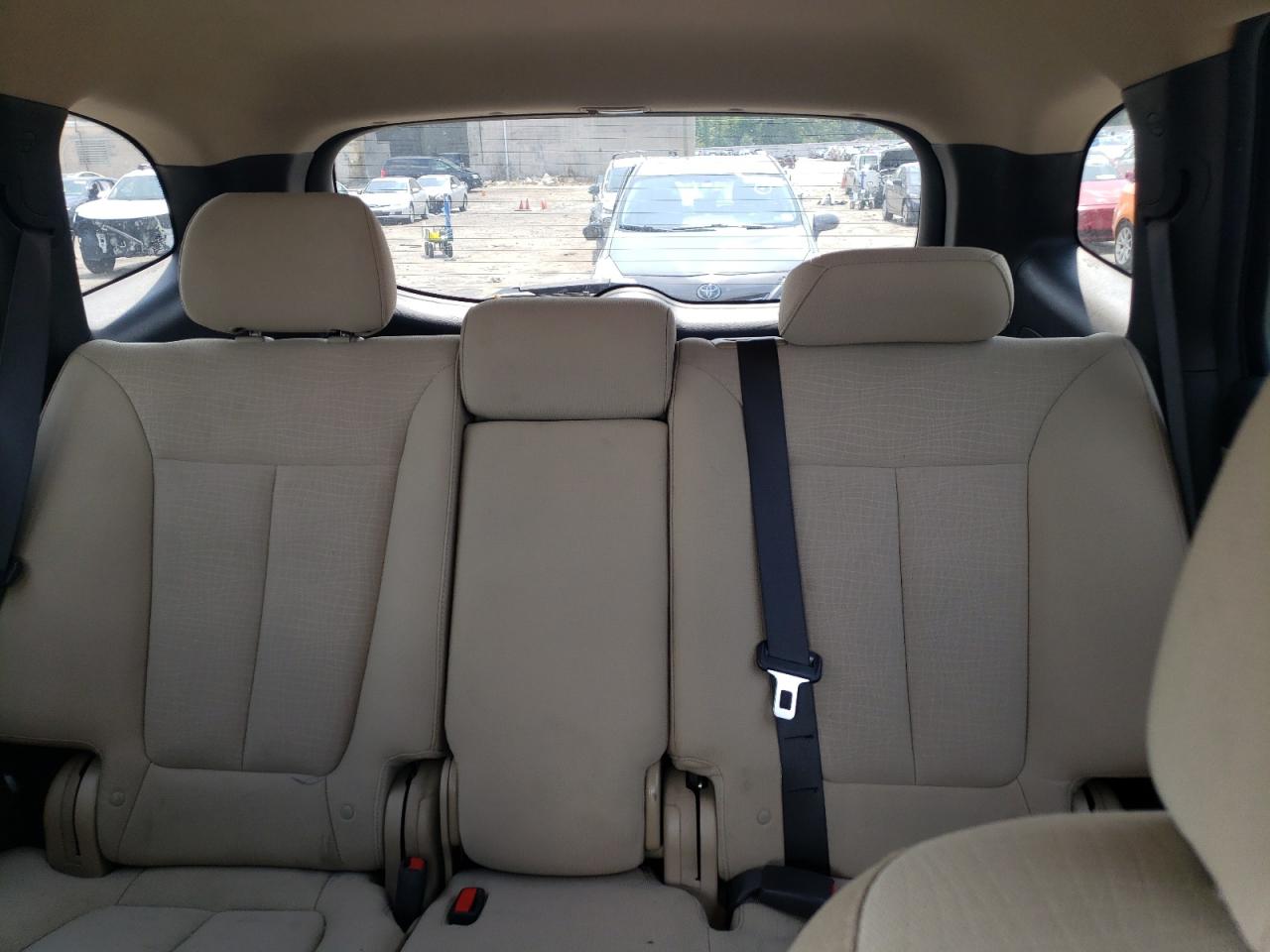 2012 Hyundai Santa Fe - Image 10