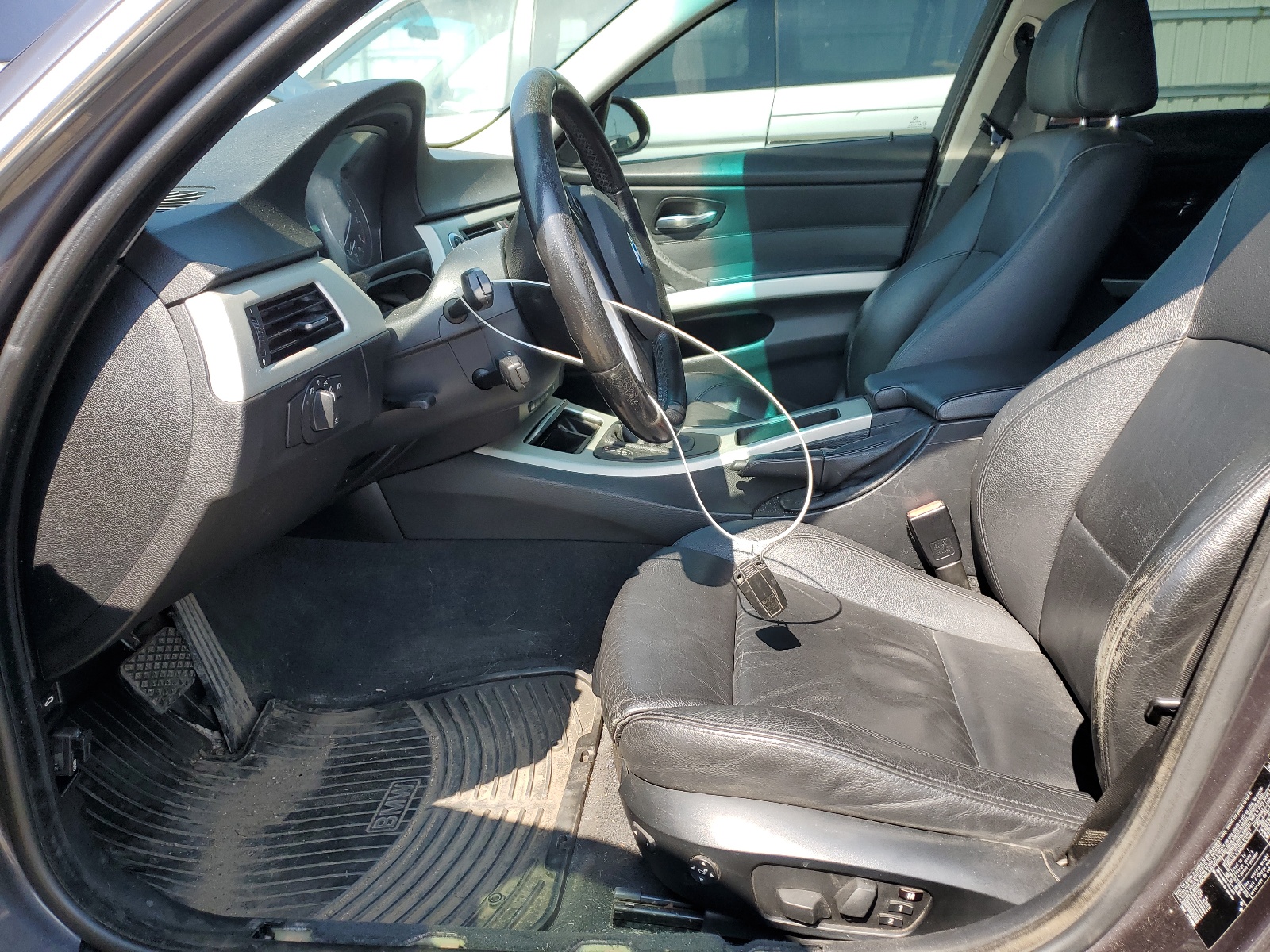 WBAVD535X7A008669 2007 BMW 335 Xi