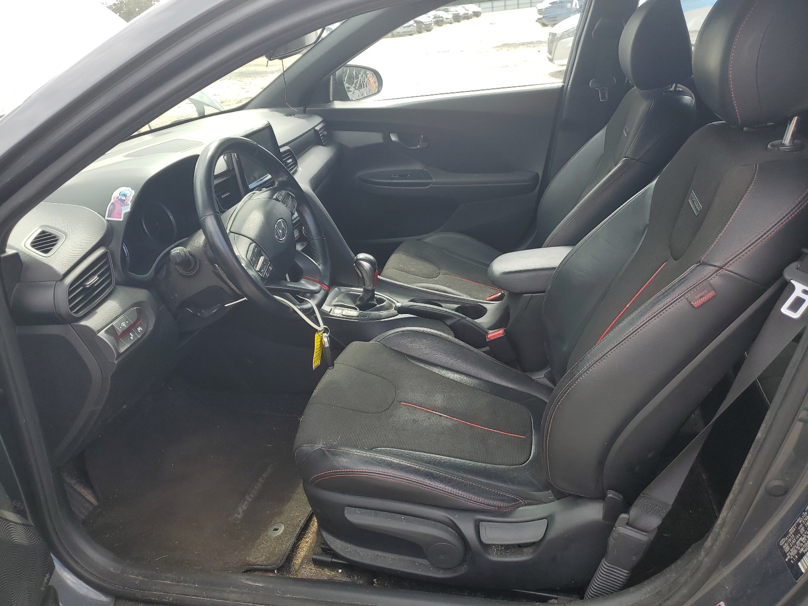 KMHTG6AF8KU012905 2019 Hyundai Veloster Base