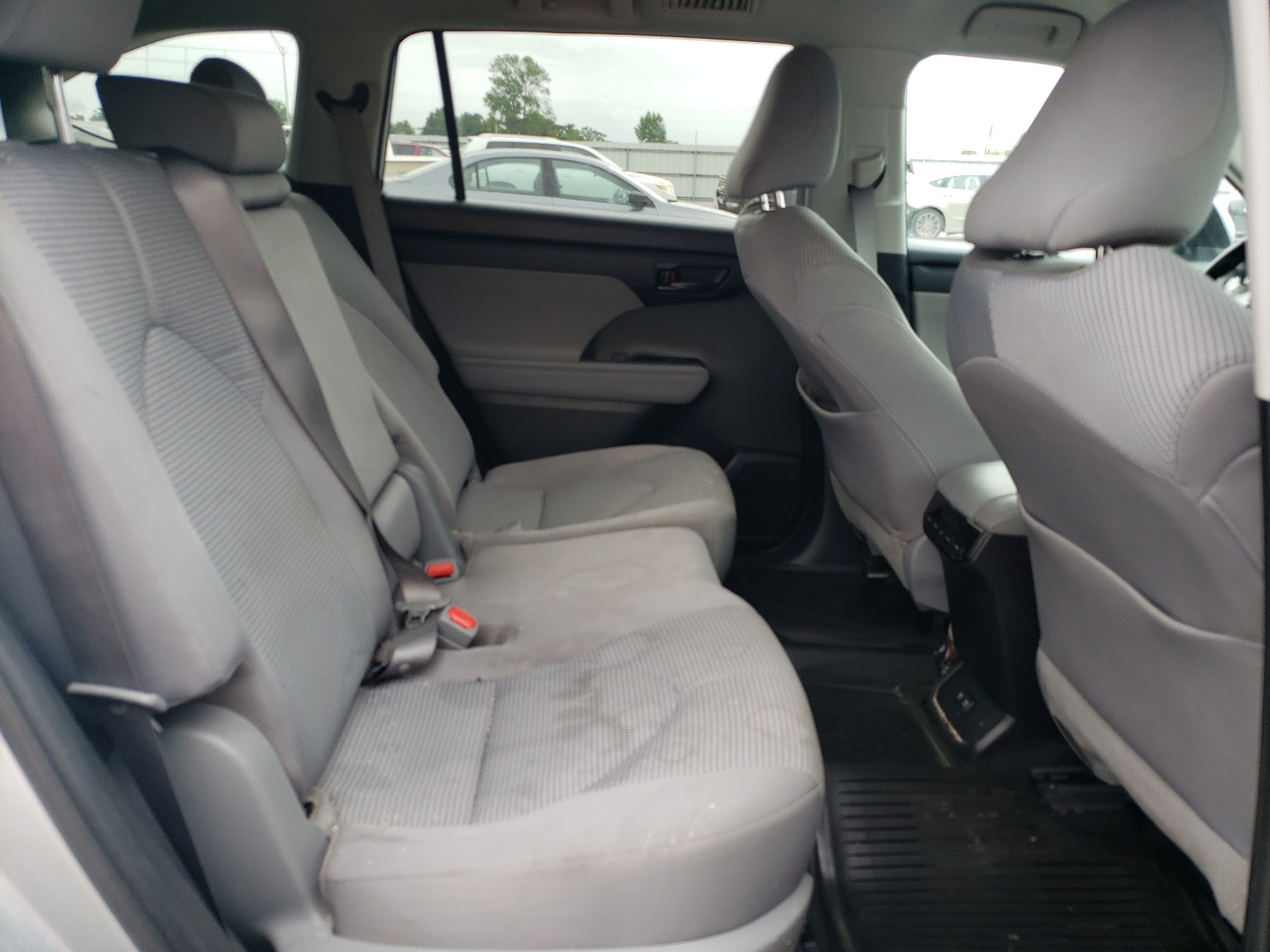 5TDBZRBH7MS532421 2021 Toyota Highlander L