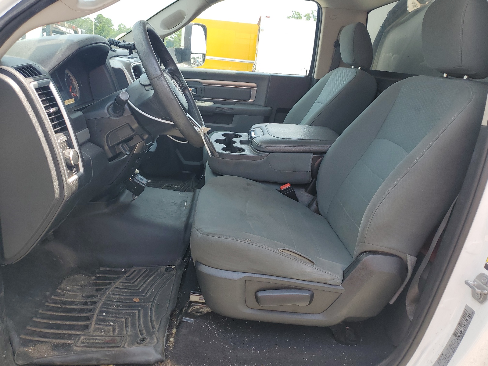 3C7WRMDJ4JG304443 2018 Ram 5500