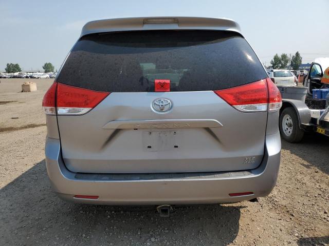2013 TOYOTA SIENNA XLE