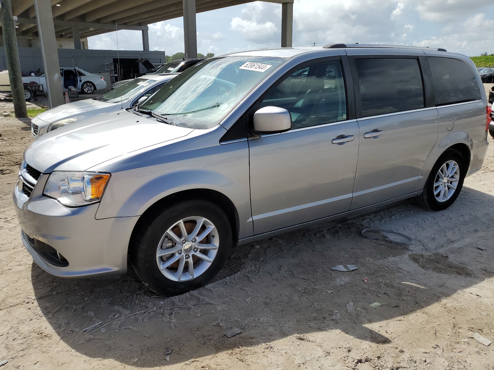 2019 Dodge Grand Caravan Sxt vin: 2C4RDGCG6KR565035