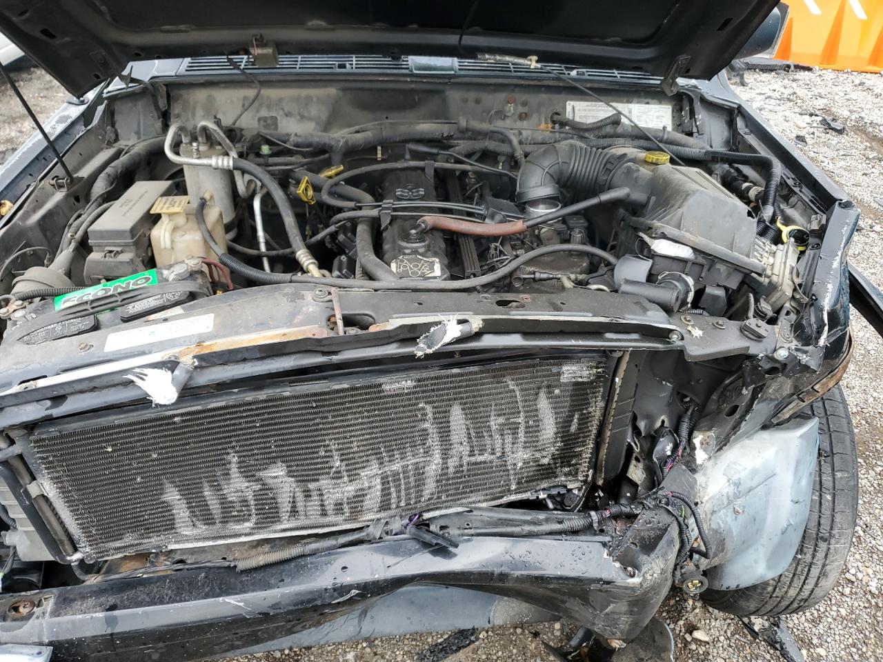 2000 Jeep Cherokee Sport VIN: 1J4FF48SXYL241025 Lot: 63800244