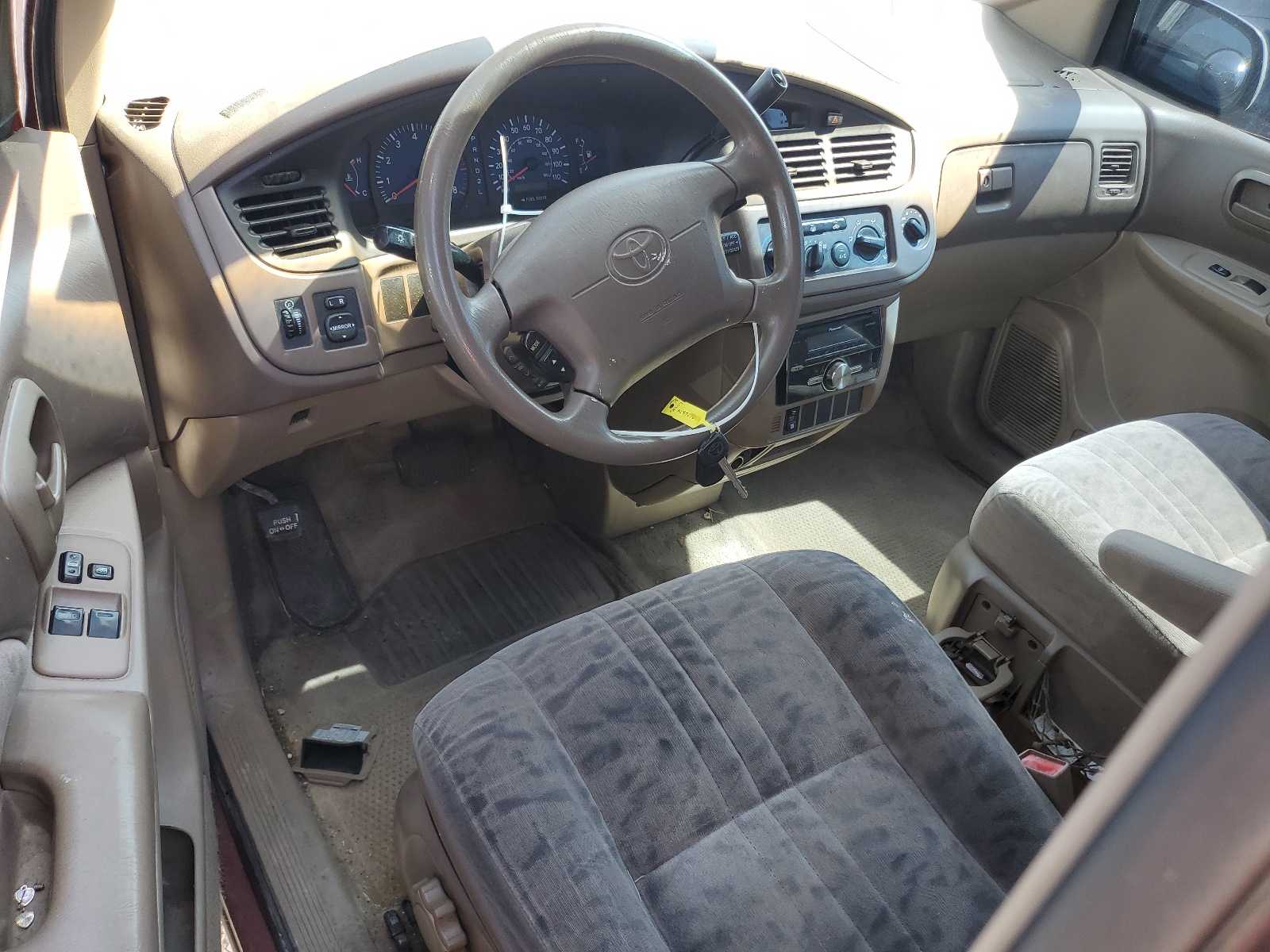 4T3ZF13CX2U473596 2002 Toyota Sienna Le