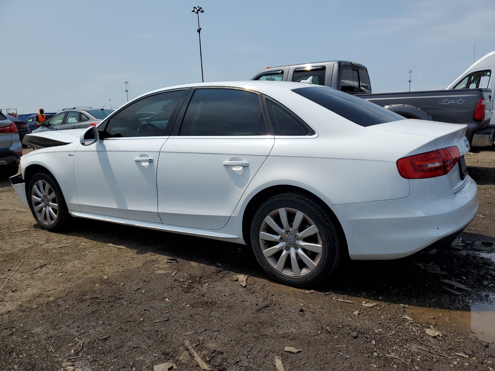 2014 Audi A4 Premium vin: WAUAFAFL0EN043268