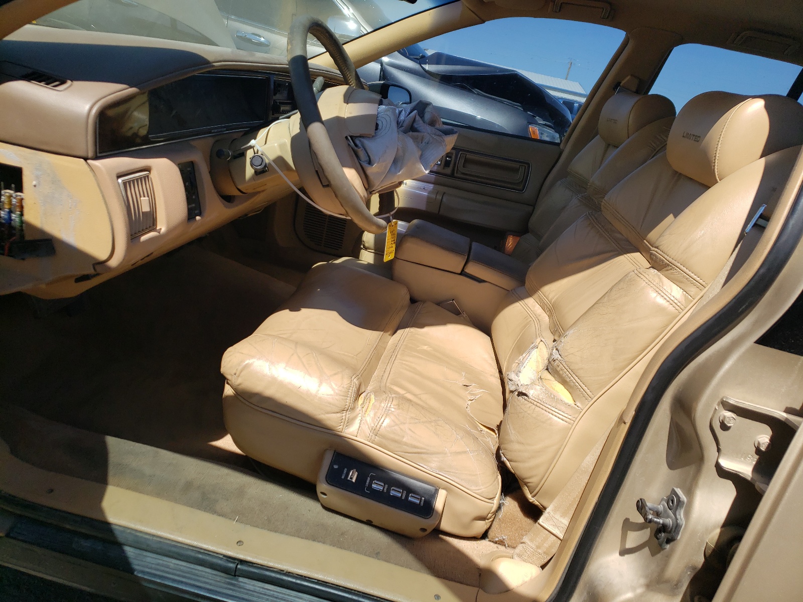 1G4BT5377NR473687 1992 Buick Roadmaster Limited