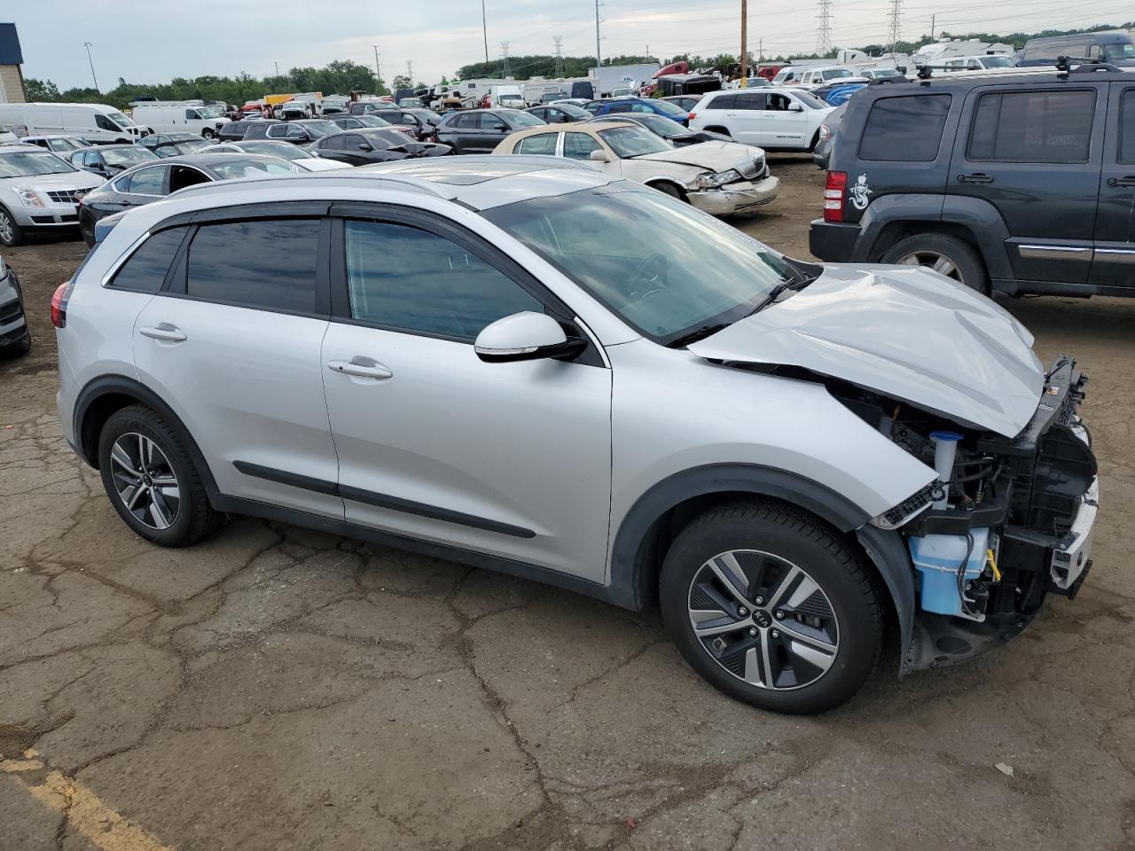 KNDCE3LC2M5463384 Kia Niro EX PR 4