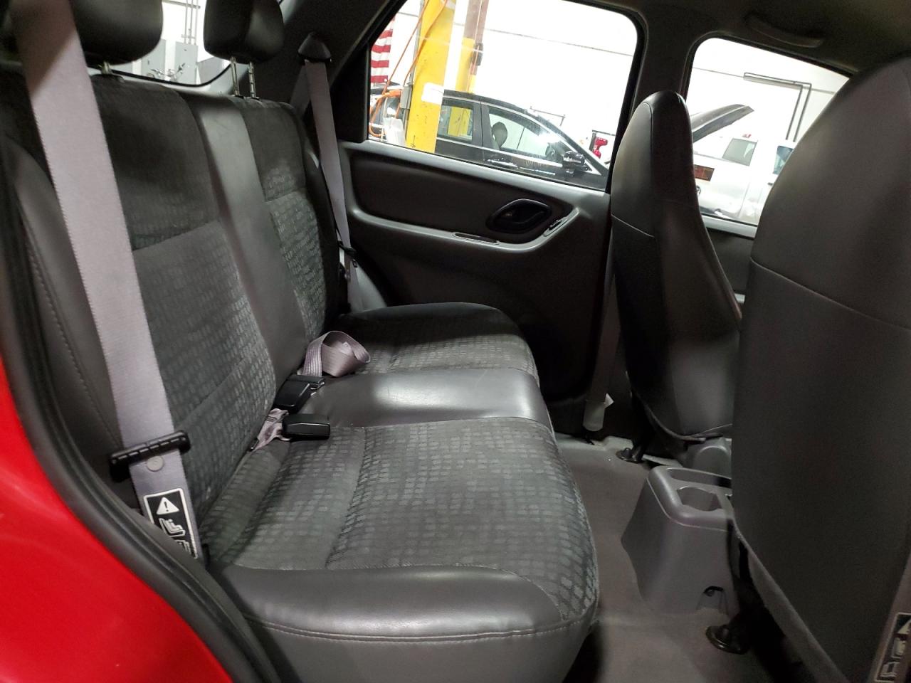 2001 Ford Escape Xls VIN: 1FMYU02121KA95725 Lot: 61340464