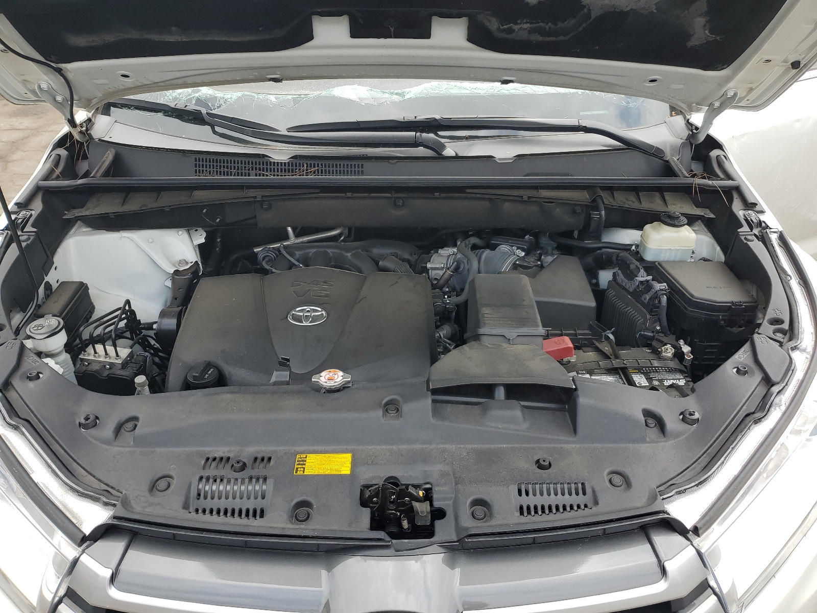 5TDKZRFH2JS550346 2018 Toyota Highlander Se