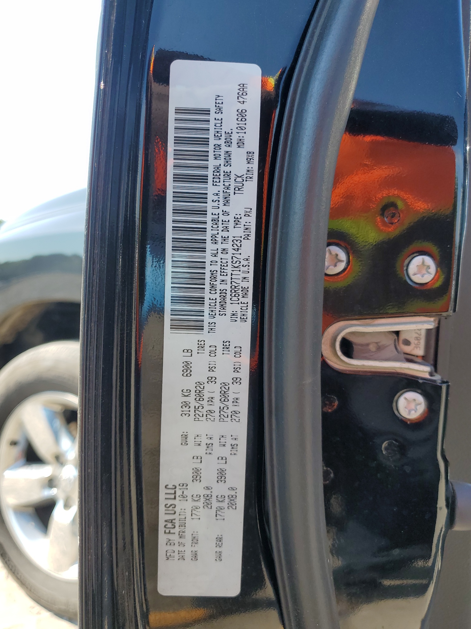 1C6RR7TT1KS714231 2019 Ram 1500 Classic Slt