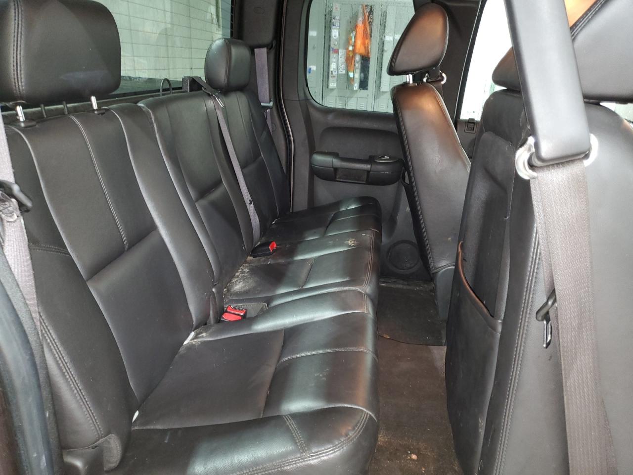 2008 Chevrolet Silverado - Image 10