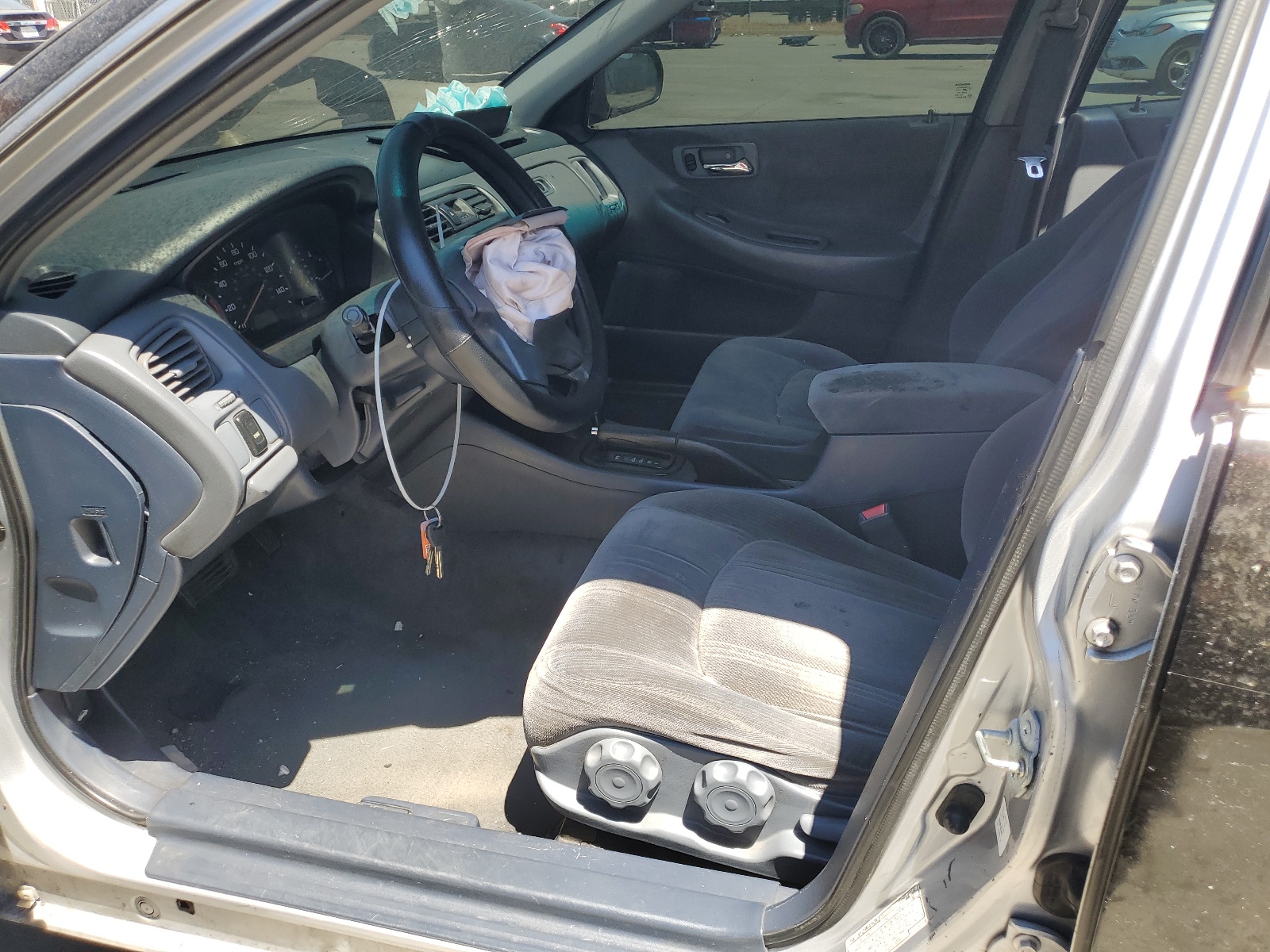 1HGCG6657XA140227 1999 Honda Accord Lx