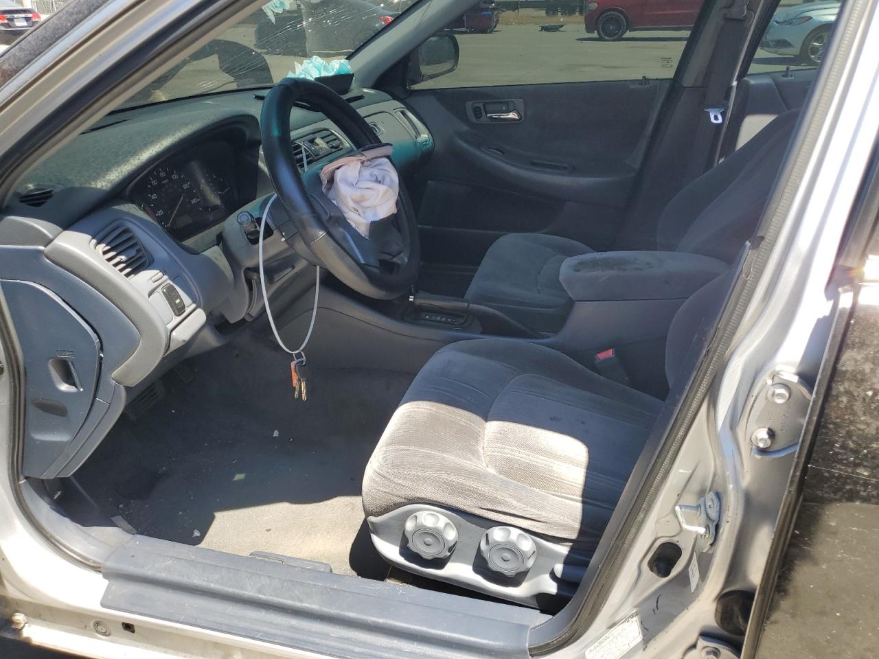 1999 Honda Accord Lx VIN: 1HGCG6657XA140227 Lot: 62259634